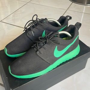 Nike Roshe Run - “Stadium Green”